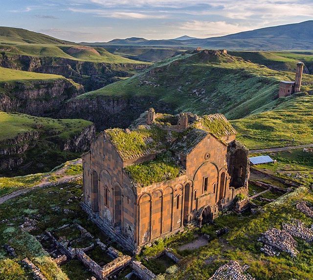 Ankara Çıkışlı Uçaklı Doğu Ekspresi Butik Kars Erzurum Turu (Uçak Gidiş Dönüş)