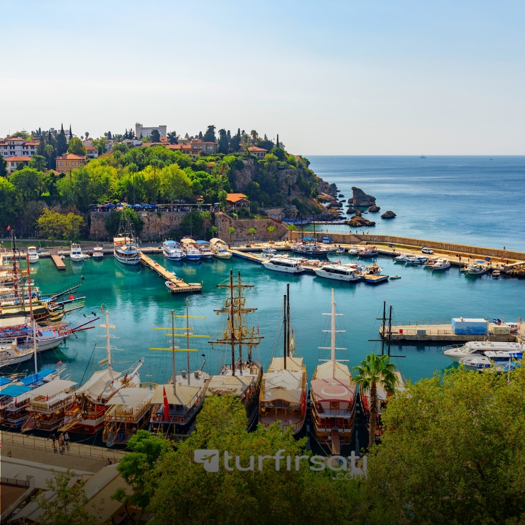  Uçaklı Ege Akdeniz Turu  |  5 Gece Konaklamalı  |  Antalya Kaş Fethiye Ölüdeniz Marmaris Bodrum  |  Sabiha Gökçen Havalimanı Hareketli 
