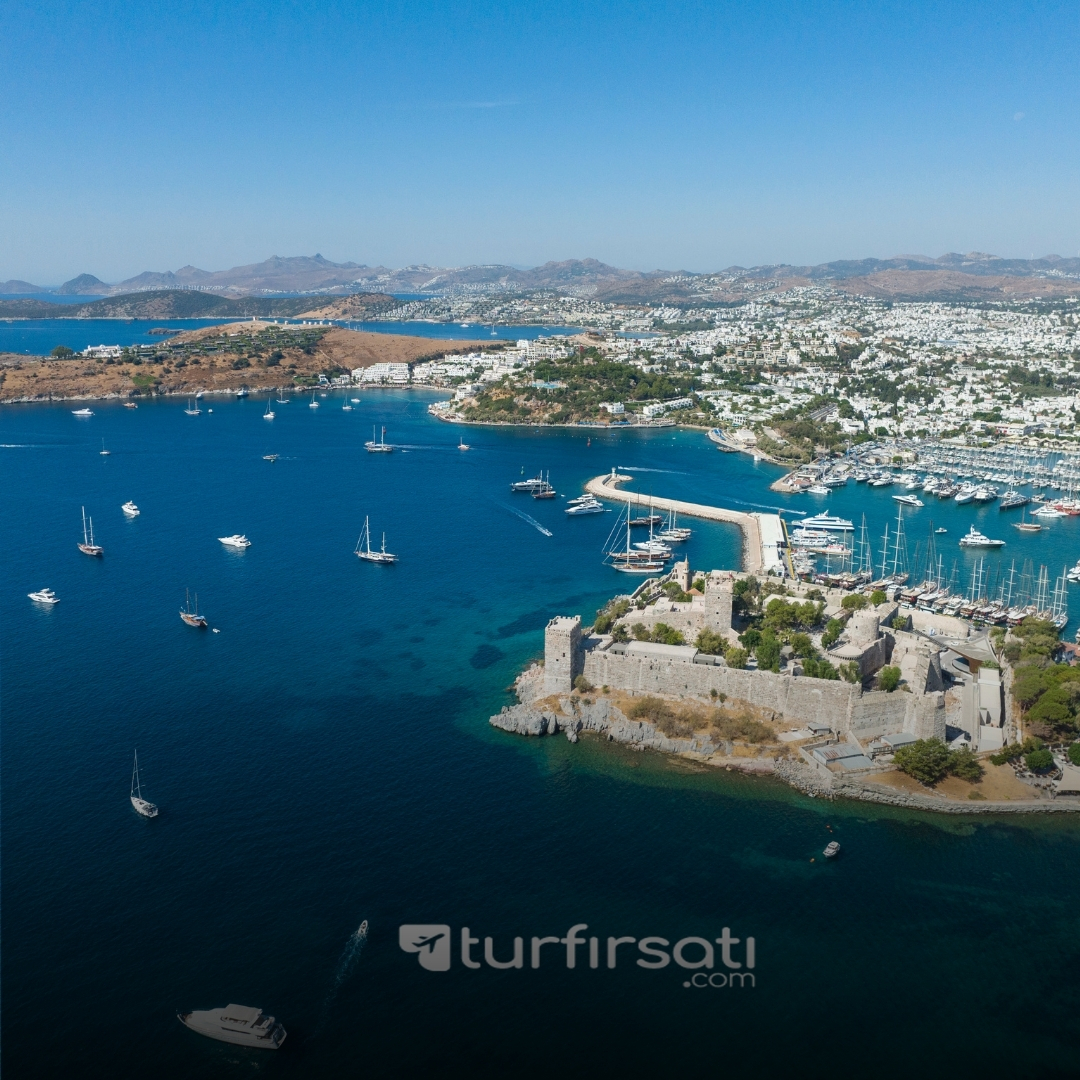  Uçaklı Ege Akdeniz Turu  |  5 Gece Konaklamalı  |  Antalya Kaş Fethiye Ölüdeniz Marmaris Bodrum  |  Sabiha Gökçen Havalimanı Hareketli 