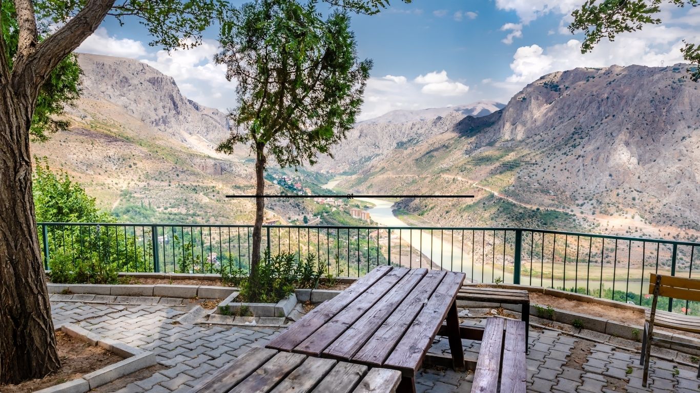 Sivas Elazığ Tunceli Erzincan Turu / Tren Gidiş Uçak Dönüş / 3 Gece Otel Konaklamalı / İstanbul Çıkışlı