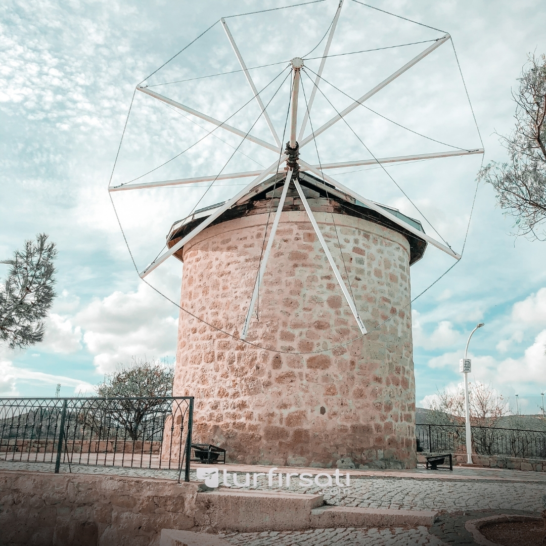 1 Mayıs Özel | Salda Gölü Pamukkale Çeşme Alaçatı Turu | 1 Gece Otel Konaklamalı | İstanbul Hareketli