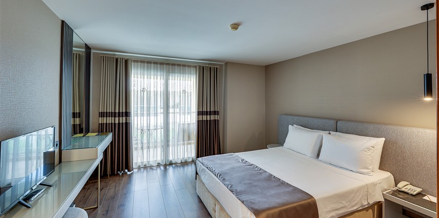 Royal Asarlık Beach Spa Hotel |4  Gece Konaklamalı | İstanbul,İzmit,Bursa Hareketli 