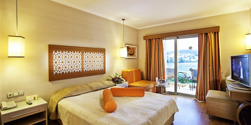 Royal Asarlık Beach Spa Hotel |4  Gece Konaklamalı | İstanbul,İzmit,Bursa Hareketli 