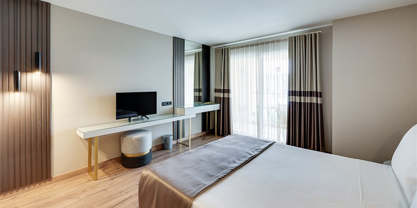 Royal Asarlık Beach Spa Hotel |4  Gece Konaklamalı | İstanbul,İzmit,Bursa Hareketli 