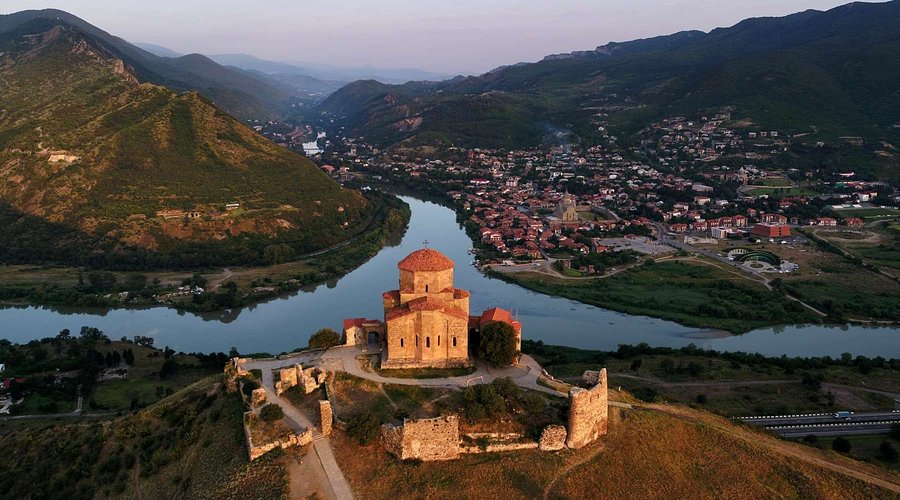 Vizesiz, Pasaportsuz, Uçaklı Batum & Tiflis Noel Pazarları Turu   | 3 Gece Konaklamalı | İstanbul Hareketli 