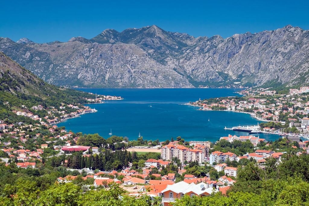 Vizesiz Uçaklı Balkan Masalı Turu  |  7 Gece Otel Konaklamalı | Ajet Havayolları | İzmir Hareketli  | 