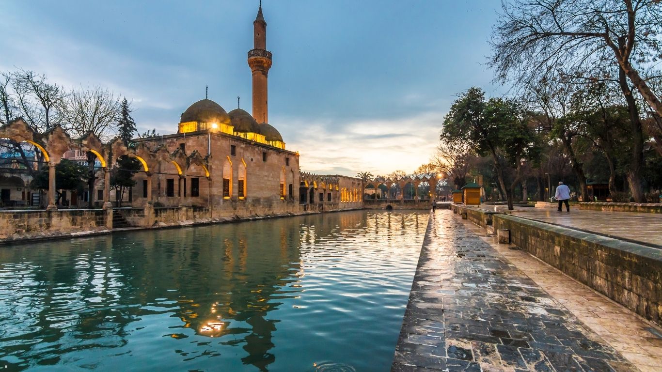 Uçaklı Gap Turu 3 Gece Otel Konaklamalı İstanbul Hareketli